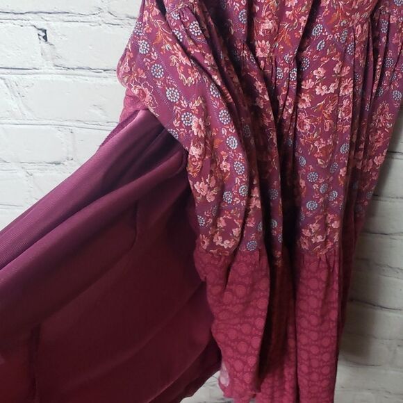 Rewind Maroon Floral Dress - Picture 4 of 6